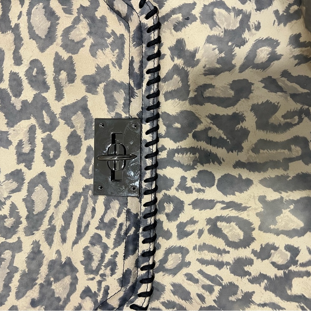 Be & D Leopard Print Soft Leather Laptop/ Work Everyday Messenger Bag - Picture 5 of 16